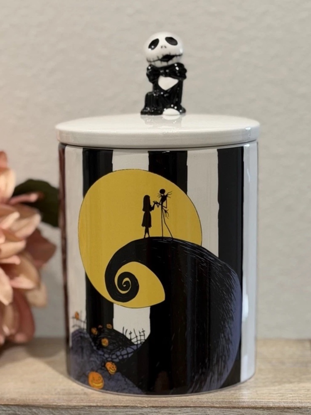 Disney Nightmare Before Christmas
Jack Skellington Cookie Jar 8.5"
Canister